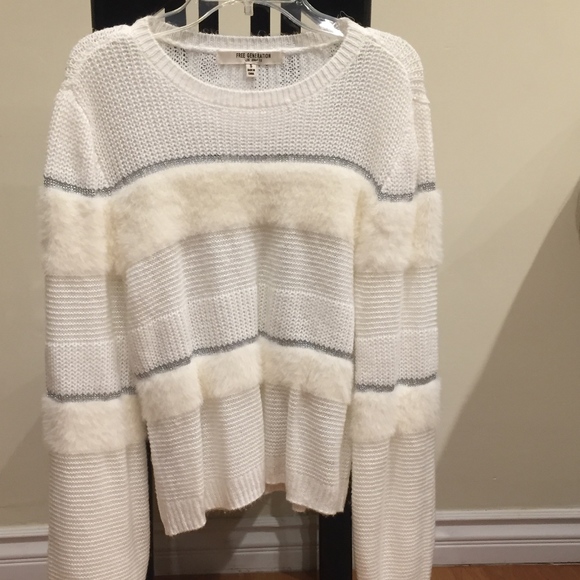 Cozy Sweater by FREE GENERATION - Picture 4 of 4